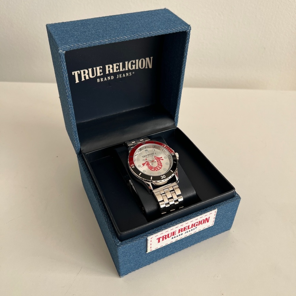 True Religion Silver Men's Watch with gift box - Picture 3 of 4
